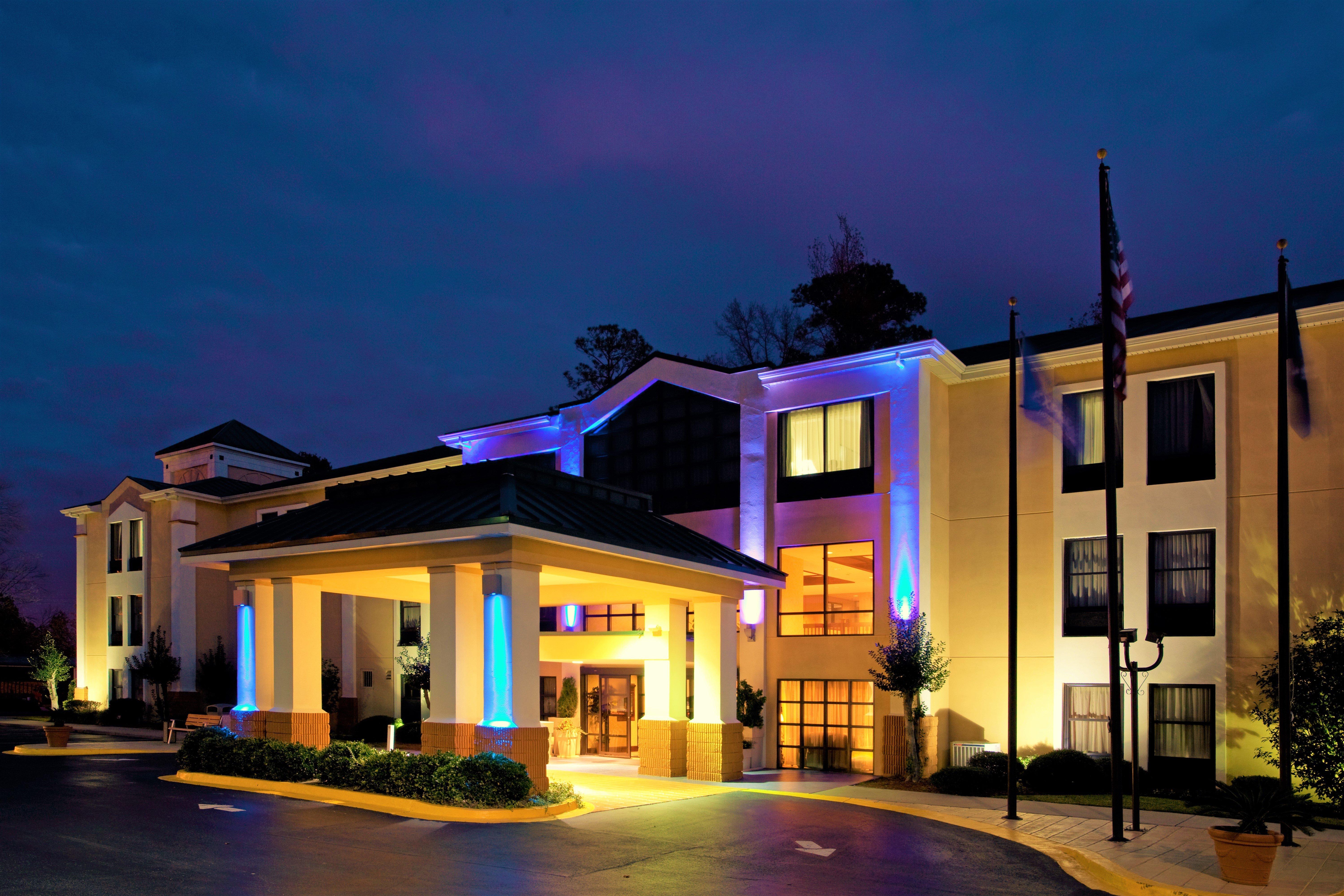 Lexington Inn And Suites Ngoại thất bức ảnh