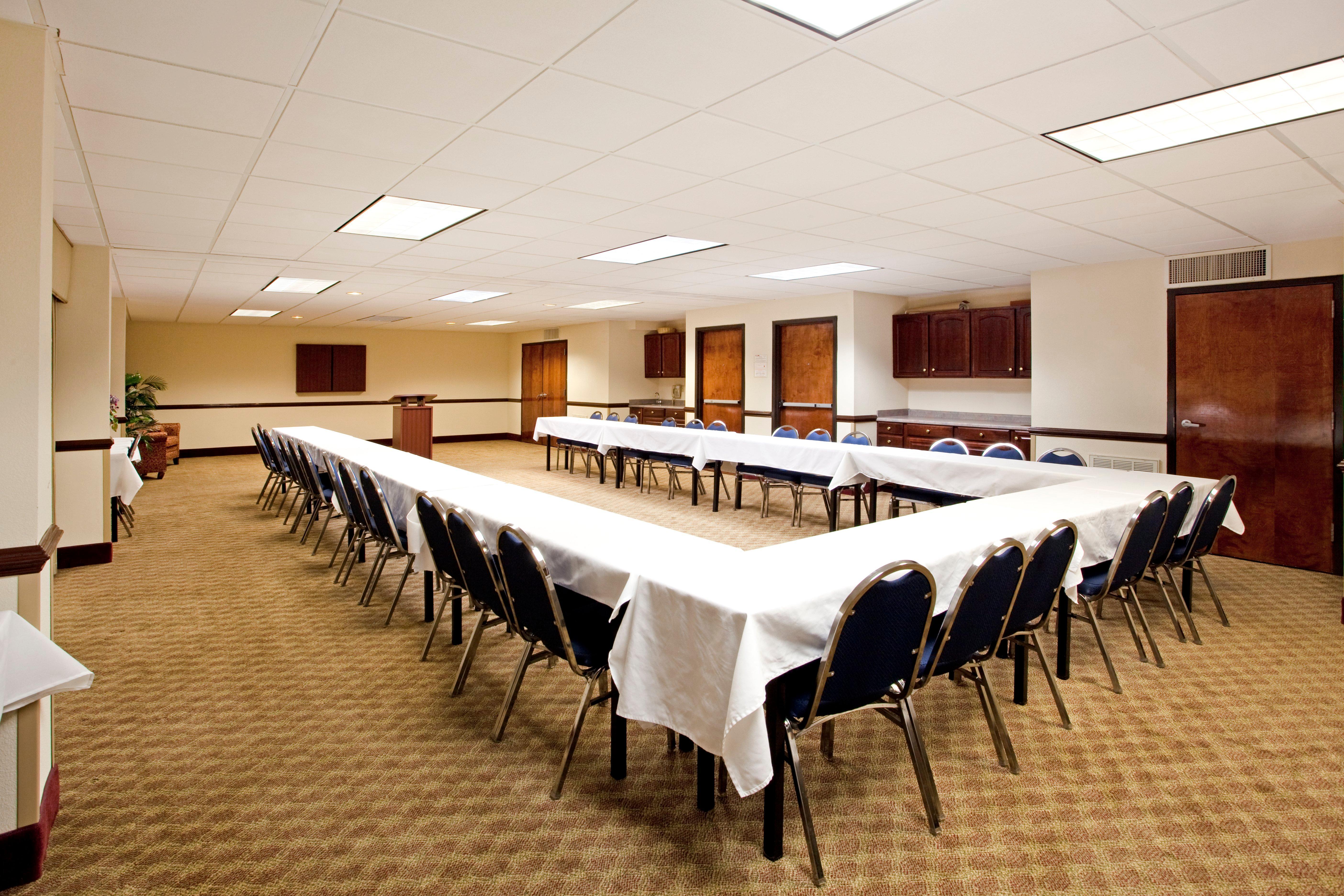 Lexington Inn And Suites Ngoại thất bức ảnh