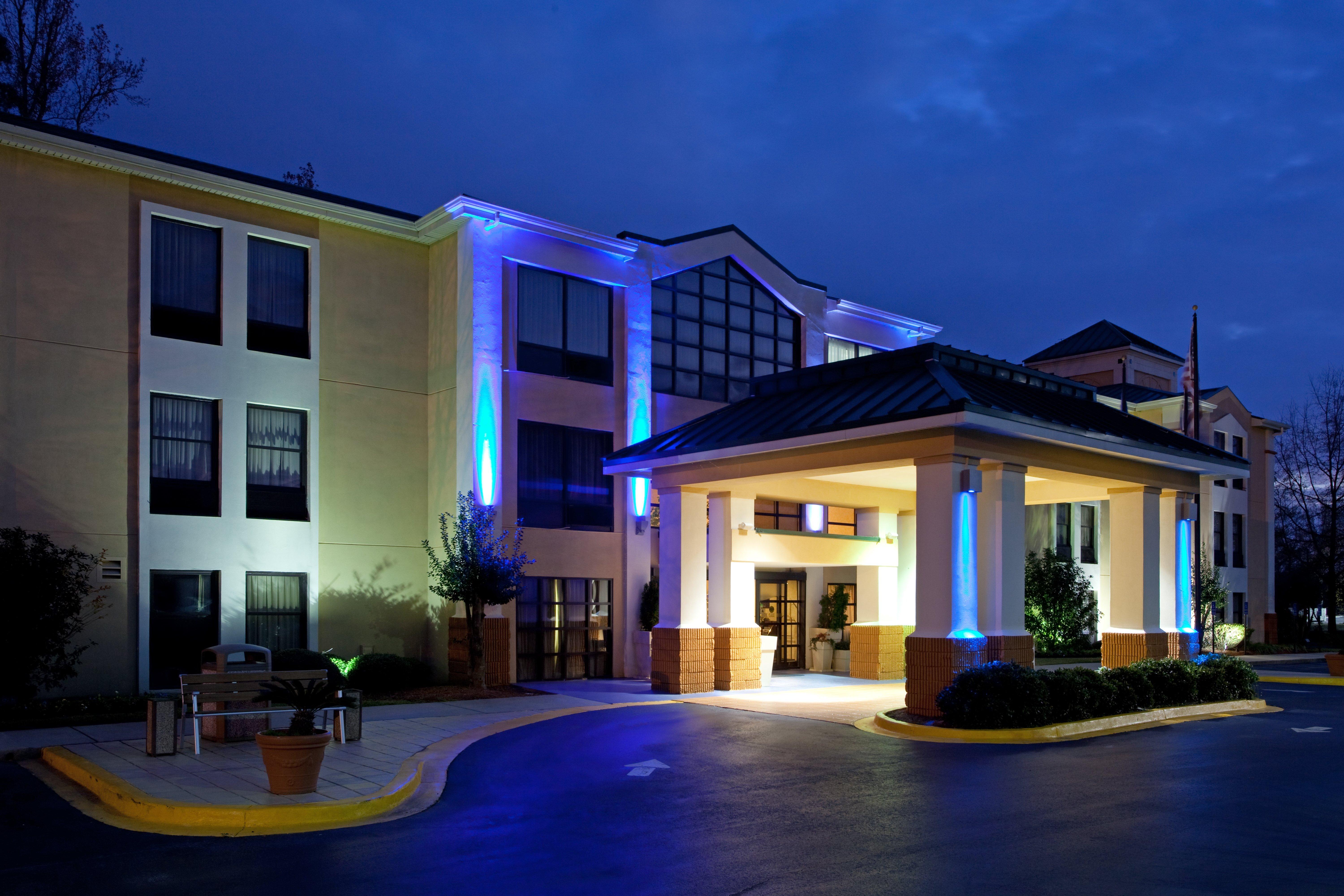 Lexington Inn And Suites Ngoại thất bức ảnh
