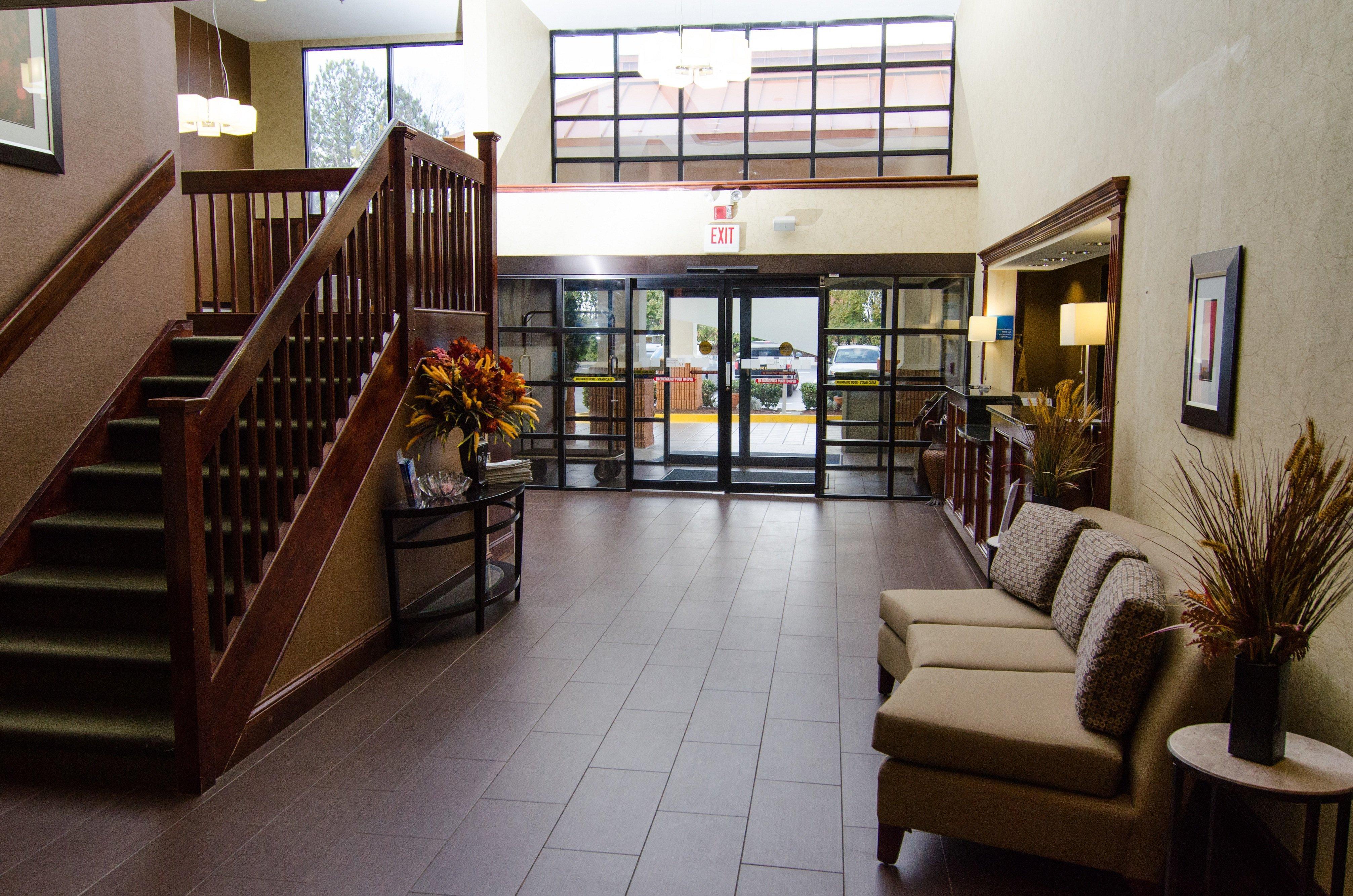 Lexington Inn And Suites Ngoại thất bức ảnh