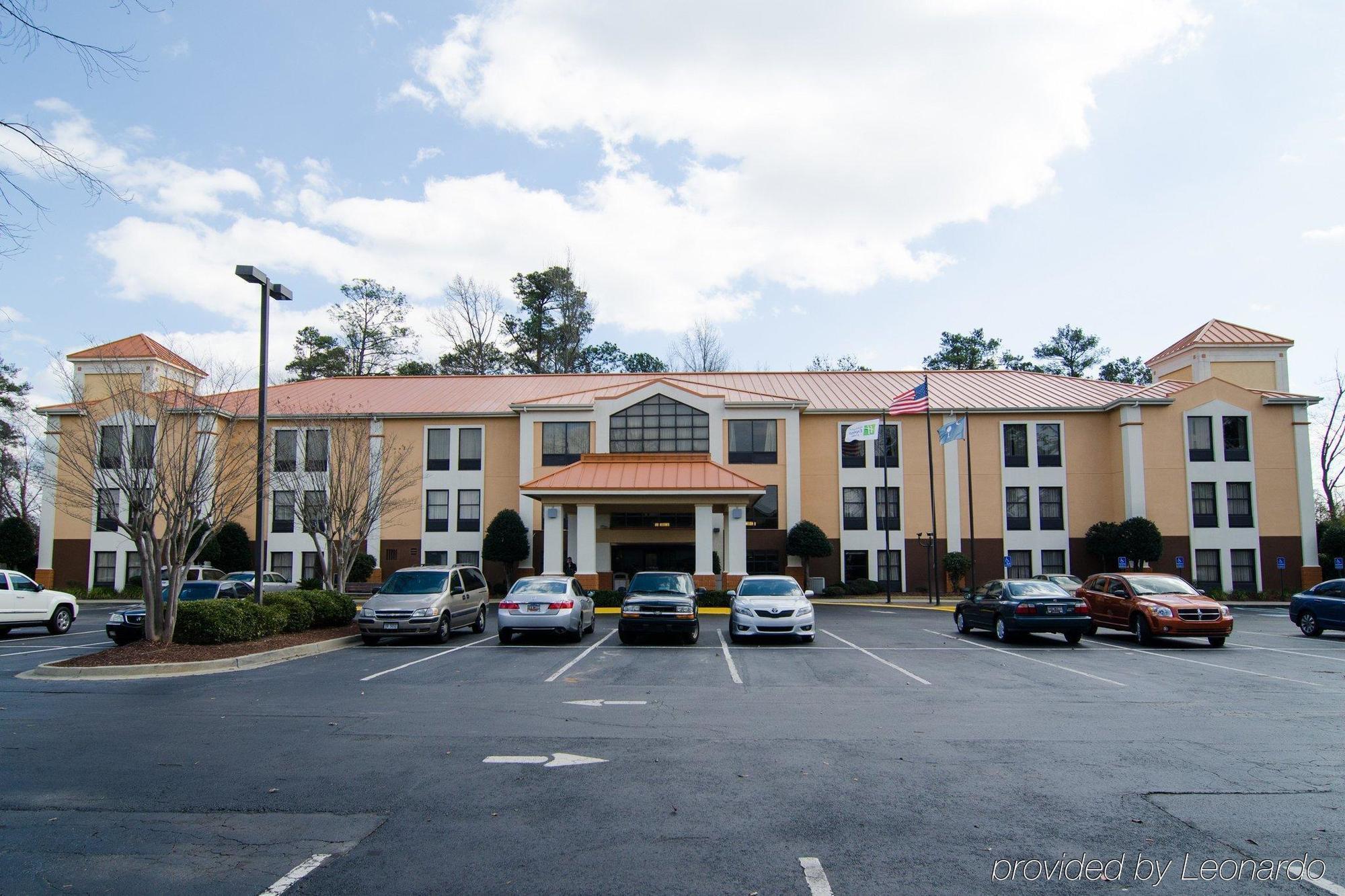 Lexington Inn And Suites Ngoại thất bức ảnh